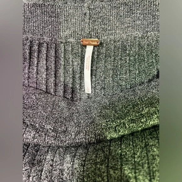 FREE PEOPLE Gray ribbed midi knit skirt size L. - Picture 7 of 10